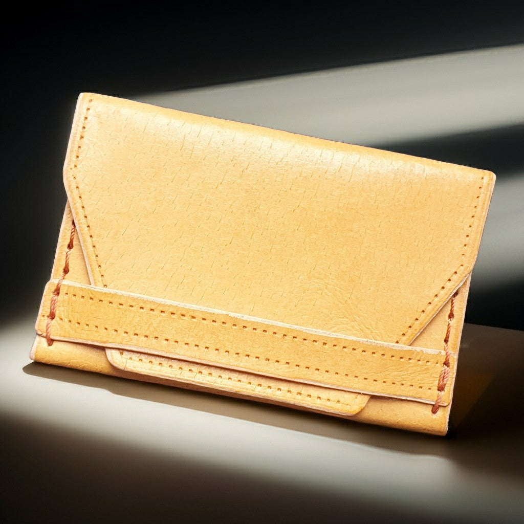 Elegant minimalist wallet in genuine leather. Handmade. Beige.-0