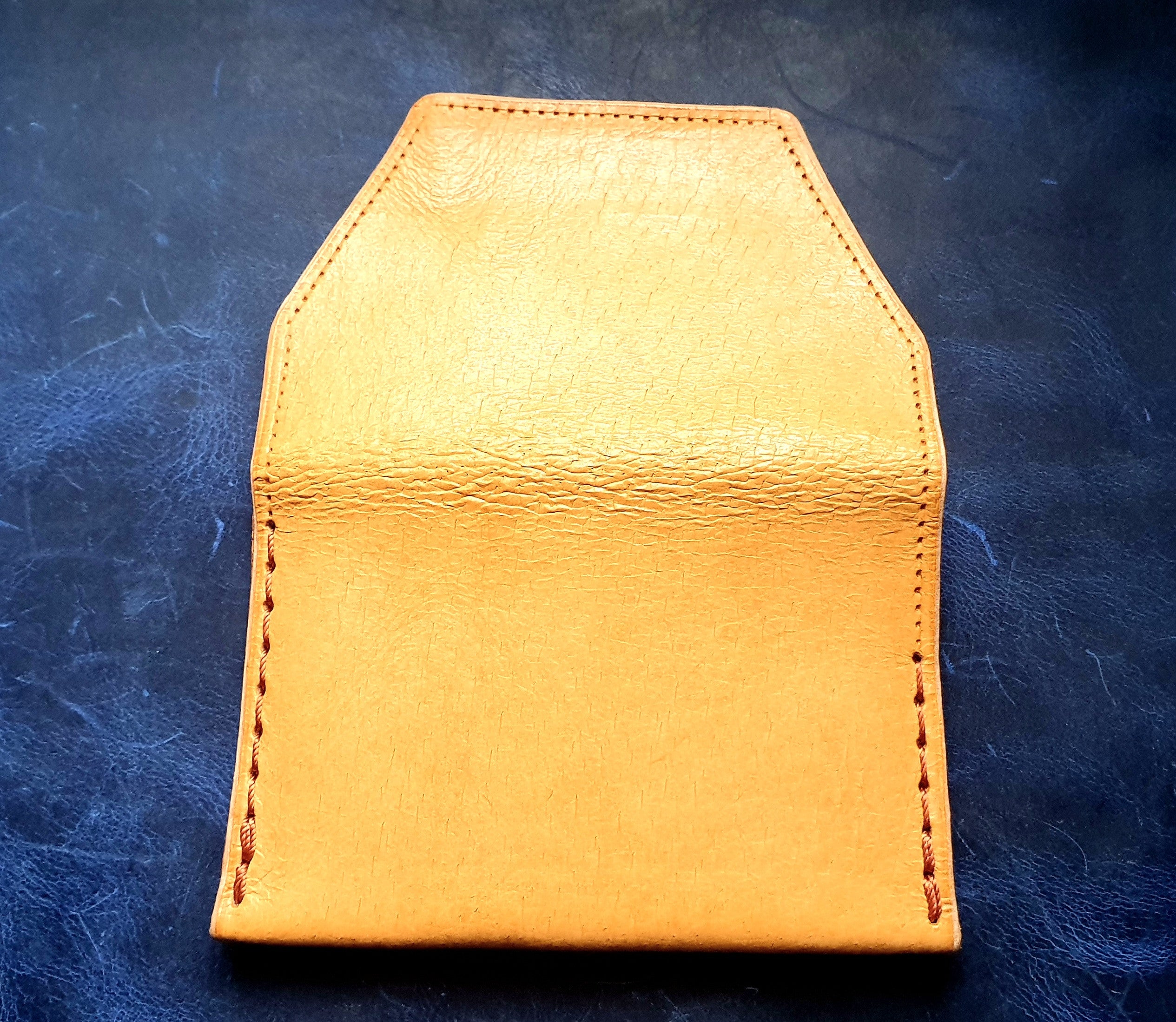 Elegant minimalist wallet in genuine leather. Handmade. Beige.-8