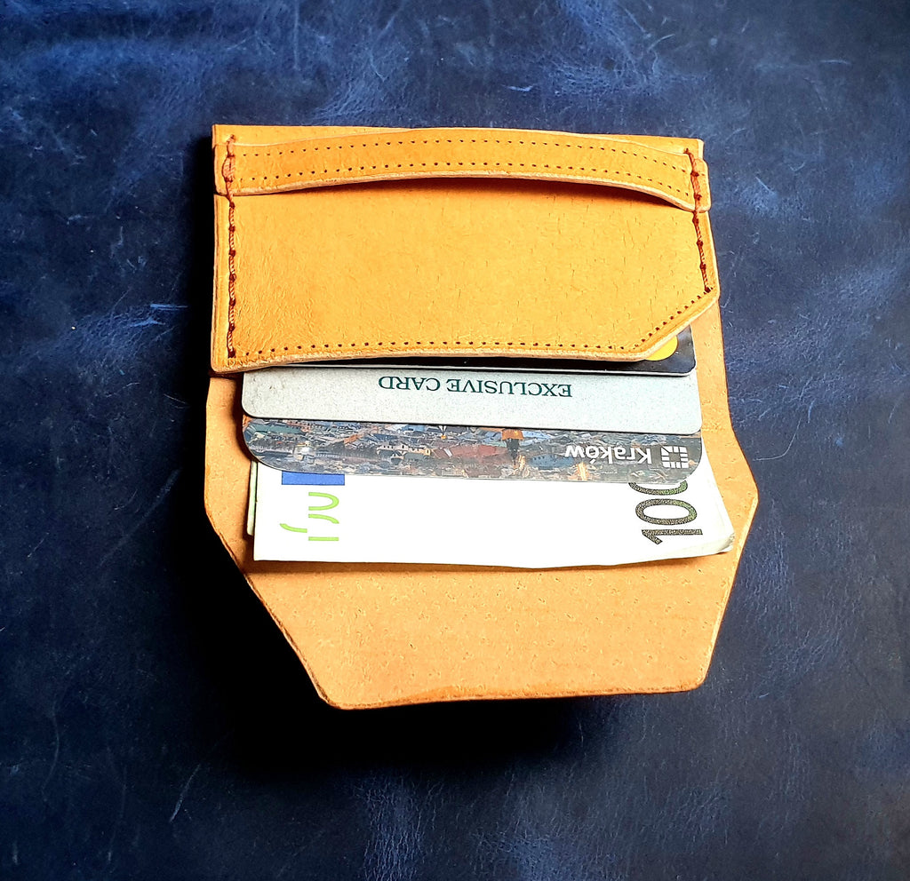 Elegant minimalist wallet in genuine leather. Handmade. Beige.-6